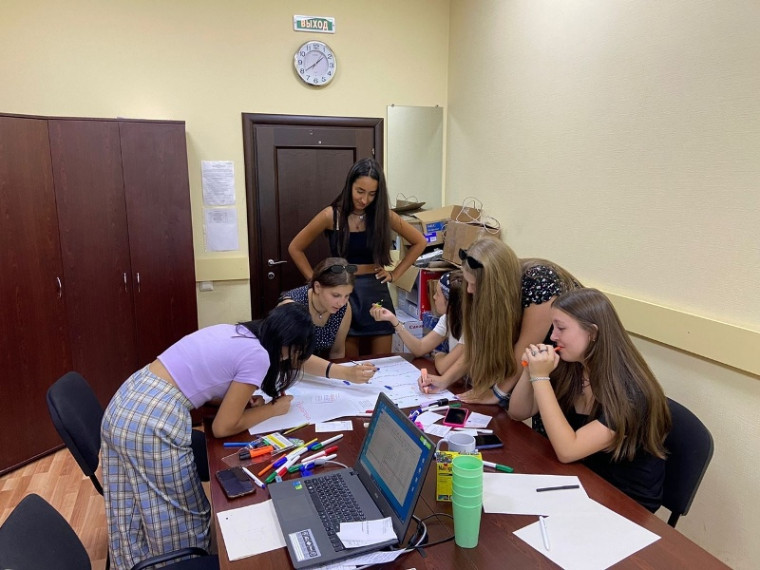 Специалисты Тосненского района и Ленинградской области в гостях у молодежного совета. Специалисты Тосненского района и Ленинградской области в гостях у молодежного совета.